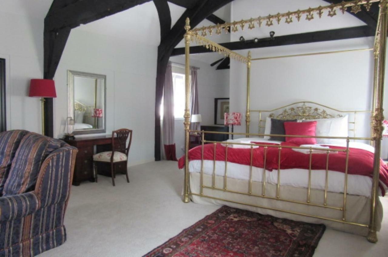 The Old Vicarage Hotel & Restaurant 브리지워터 외부 사진 The bedroom