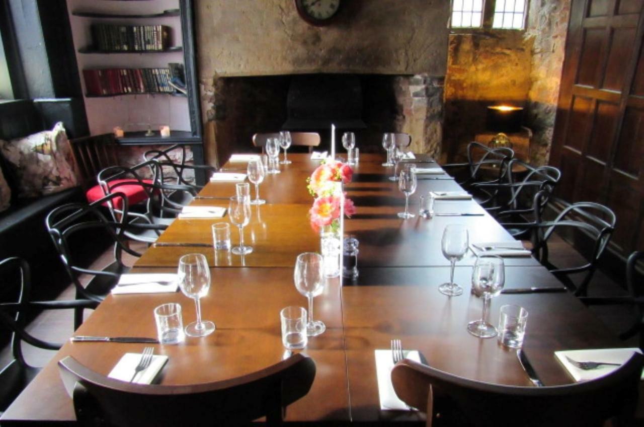 The Old Vicarage Hotel & Restaurant 브리지워터 외부 사진 The dining room at the restaurant