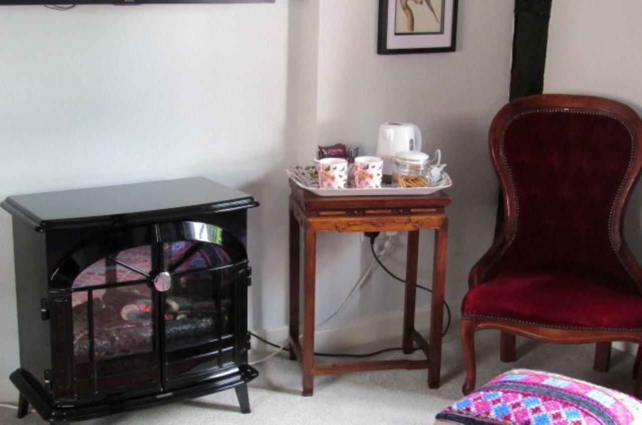 The Old Vicarage Hotel & Restaurant 브리지워터 외부 사진 A tea table